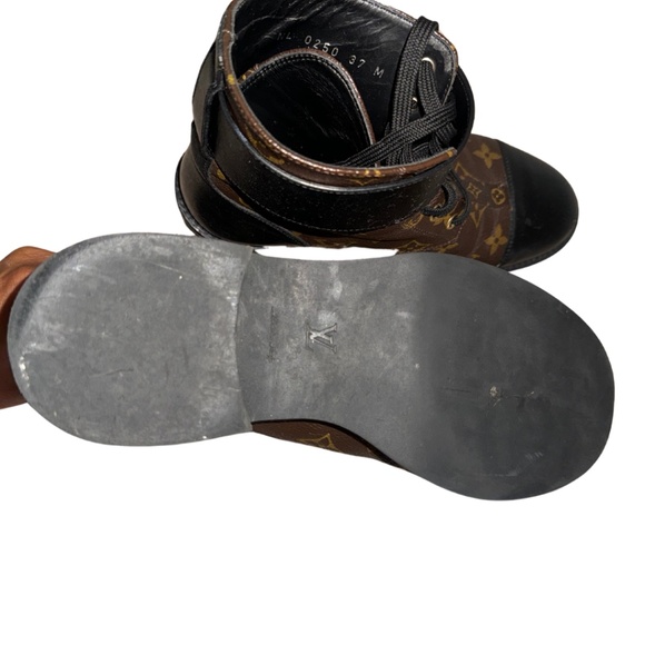 Louis Vuitton Boots - Picture 4 of 5